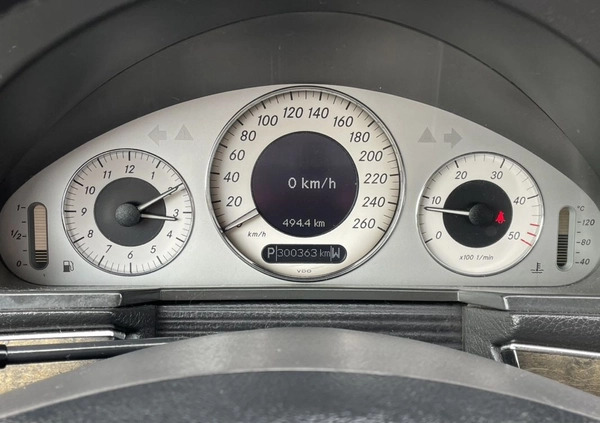 Mercedes-Benz Klasa E cena 18500 przebieg: 300000, rok produkcji 2004 z Gdańsk małe 79